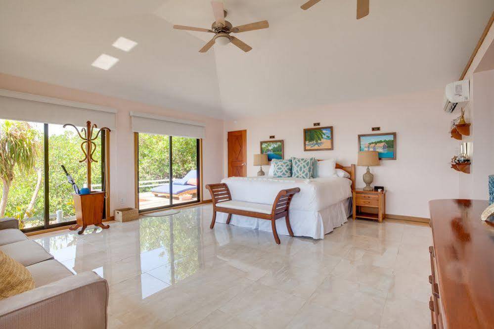 Royal Belize Hotel Thatch Caye Buitenkant foto