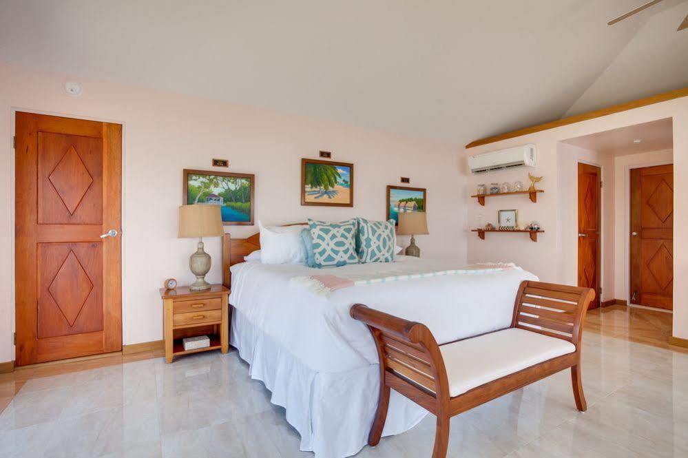 Royal Belize Hotel Thatch Caye Buitenkant foto