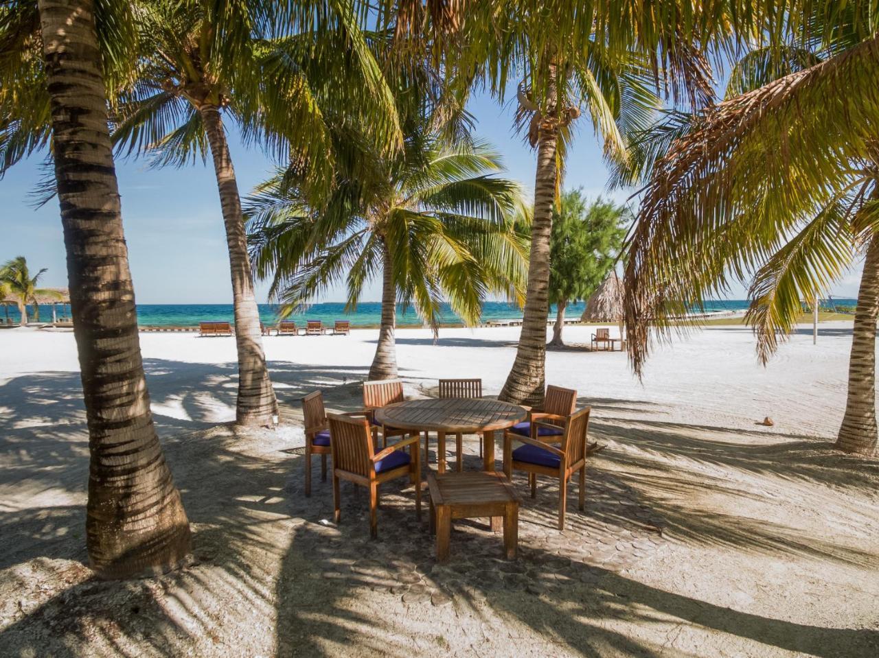 Royal Belize Hotel Thatch Caye Buitenkant foto